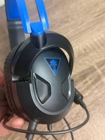 PlayStation 4 Slim 1TB Bundle + Games + Headset – Clean, Tested 7