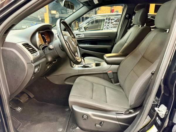 2021 Jeep Grand Cherokee 4x4 4WD Laredo E Sport Utility 4D SUV 11