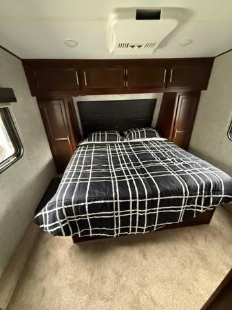2018 Vengeance By Forest River 42’ Toy Hauler F/W 1 Slide Rear Garage 22