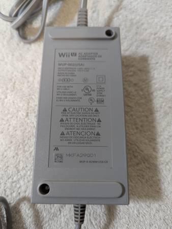 Nintendo Wii U AC adapter 2