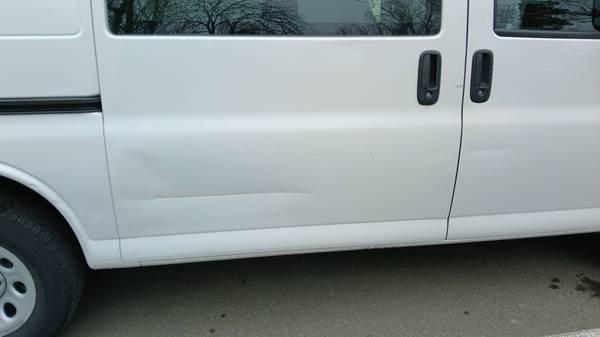 2013 Chevrolet Express Cargo Van 9