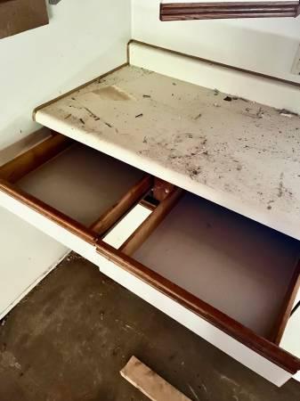Kitchen cabinets in decent condition 6
