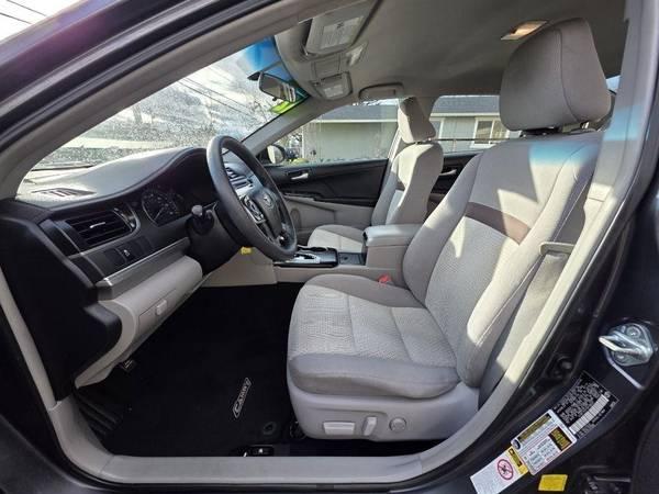 2012 Toyota Camry  4dr Sdn I4 Auto LE (Natl) Sedan . 14