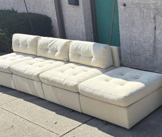 1980s vintage ecru sofa / modular/ sectional 2