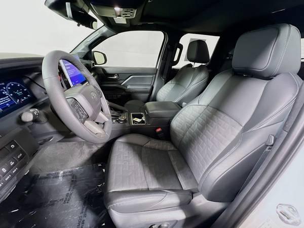 2025 Toyota Tacoma Hybrid TRD Sport EASY FINANCING! 18