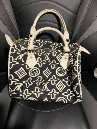 Black & white purse NEW