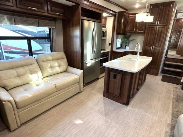 2017 Keystone Alpine 3011RE 5th Wheel Trailer 5