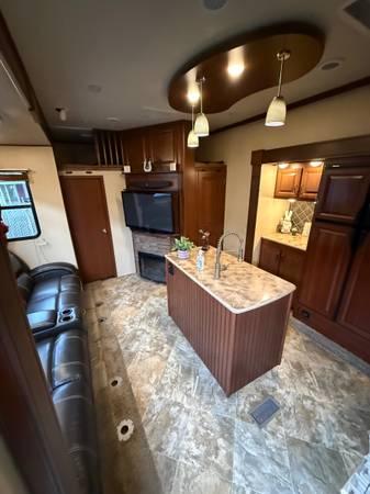 2015 Forest River Vengeance Touring 38L13 43’ F/W Toy Hauler 23