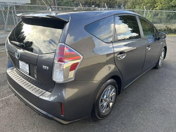2016 Toyota Prius V Package 4 --Leather, Navigation, Loaded, Gas Saver 5