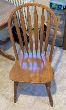 Oak Dining Set with extra leaf and 4 chairs 3