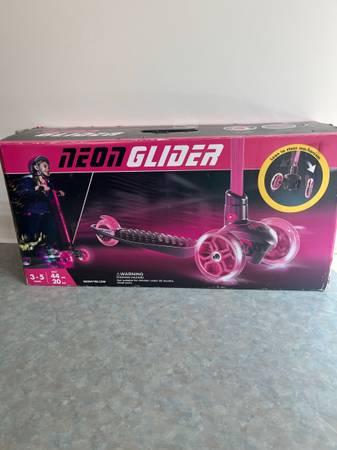 NEON GLIDER