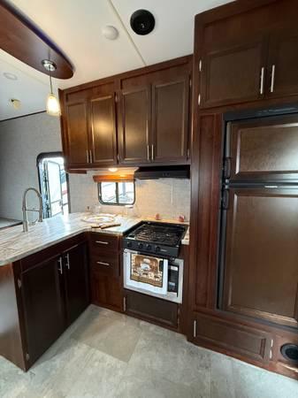 2018 Vengeance By Forest River 42’ Toy Hauler F/W 1 Slide Rear Garage 12