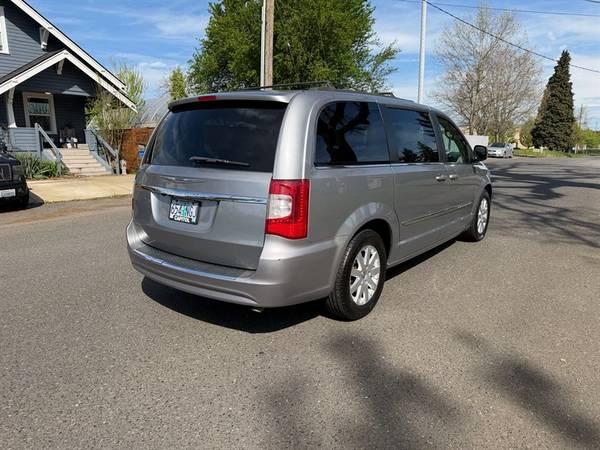 2014 Chrysler Town & Country Touring-L | Clean title | DVD | Stow n Go 6