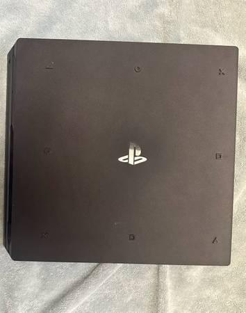 PS4 Pro 1TB (excellent condition, includes all cables and controller, in origina 10