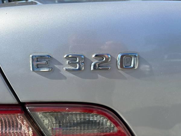 2002 Mercedes-Benz E-Class E320 13