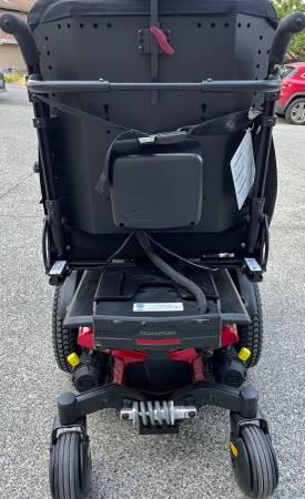 Quantum J4E Electric Wheelchair 5