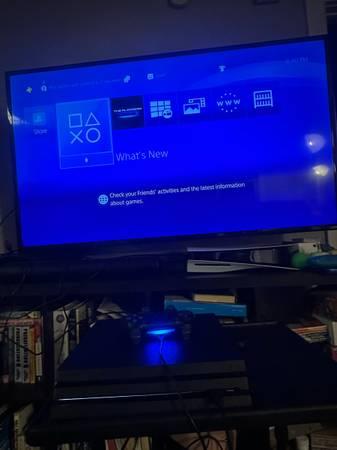PS4 Pro 1TB (excellent condition, includes all cables and controller, in origina 17