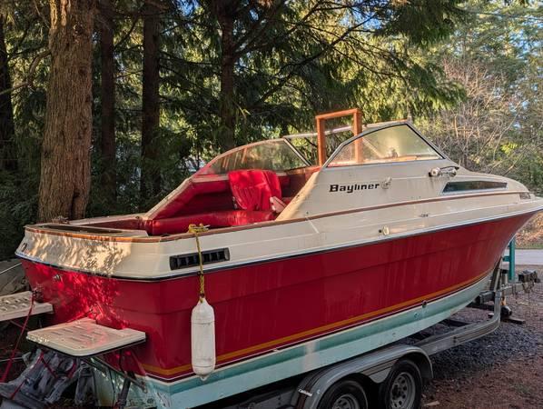 1989 Calkins tandem boat trailer 25 ft with 1980 Bayliner Saratoga 8