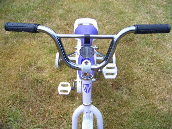 Very Nice 16" Girls Bike Trek Mystic with Training Wheels 4