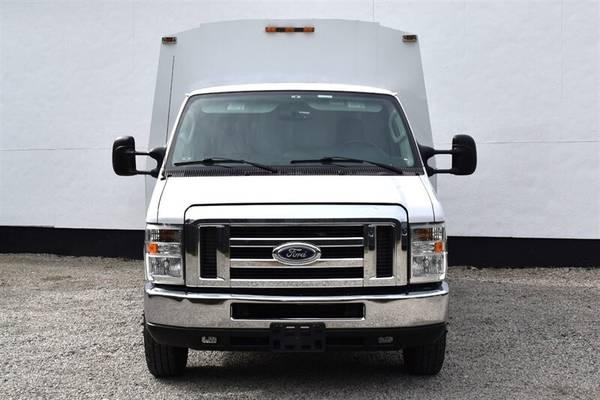2017 Ford E-Series  E-350 SD 2dr Van 7