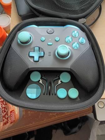 Xbox series x/2 controllers/3 games