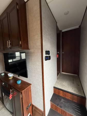 2018 Vengeance By Forest River 42’ Toy Hauler F/W 1 Slide Rear Garage 14
