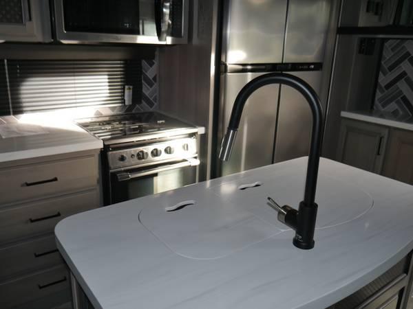 2022 Keystone Montana 3763BP 4