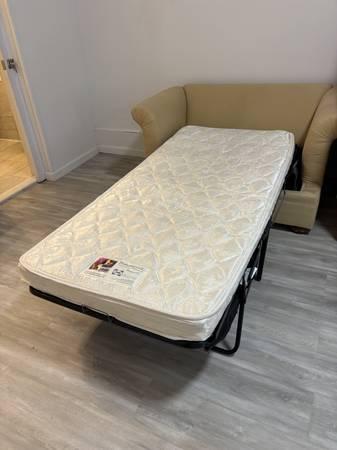 pullout twin size bed/couch 5