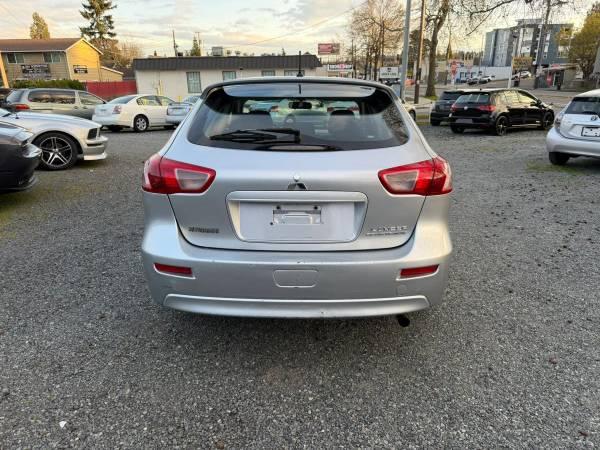 2011 Mitsubishi Lancer ES Sportback Hatchback (CLEAN TITLE) 9