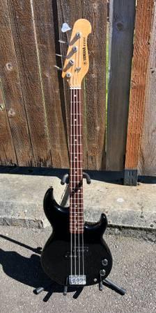 Yamaha BB300 Bass Guitar