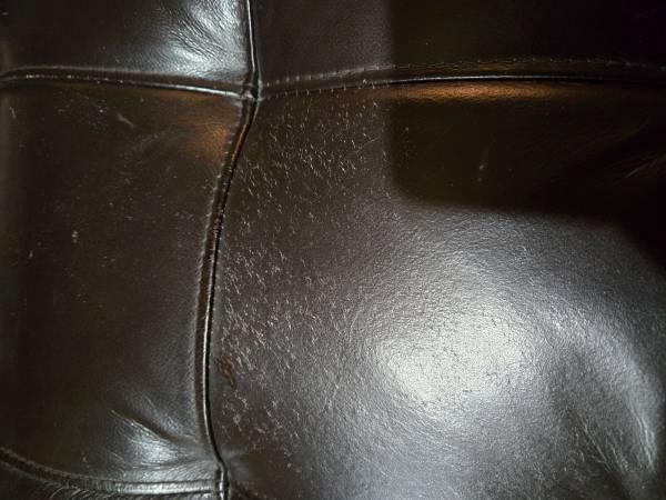 Large Tufted Leather Ottoman with Storage Drawers & Slide-Out Trays 12