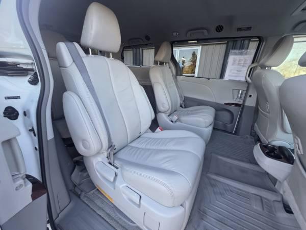 2013 Toyota Sienna AWD All Wheel Drive Xle Minivan 4d  Minivan Dream C 12