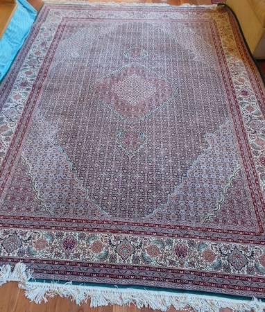 Beautiful Hand-Knotted Indo-Persian Wool Rug - 9x12 ft (Excellent Cond