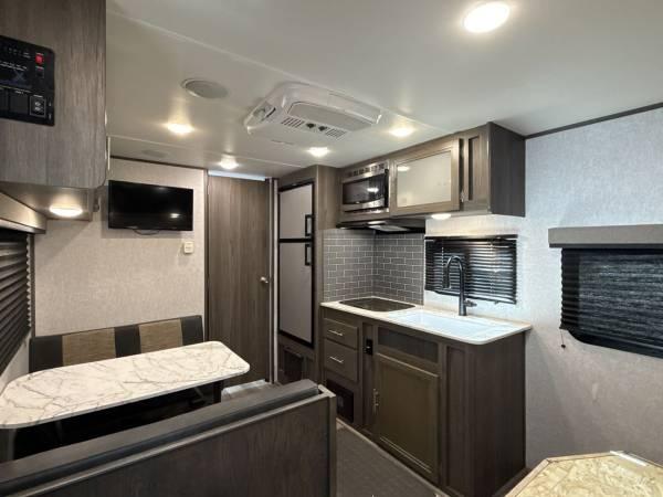2020 Dutchmen Kodiak Cub  177RB Travel Trailer 23