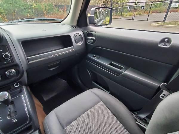 2015 Jeep Patriot SPORT 4x4 LOW MILES 104777 18