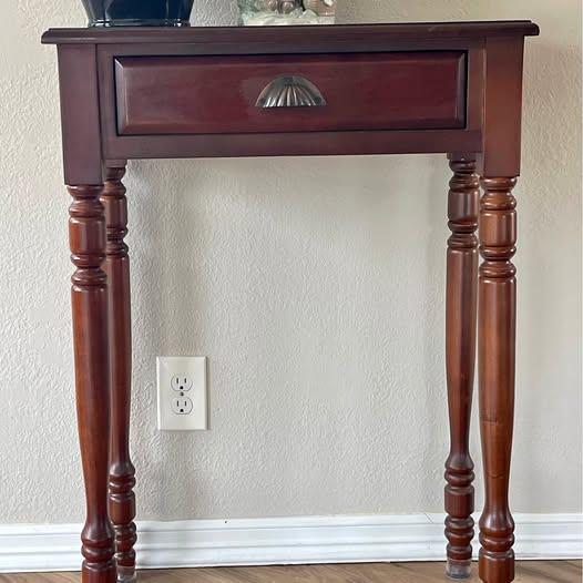 Elegant console table.