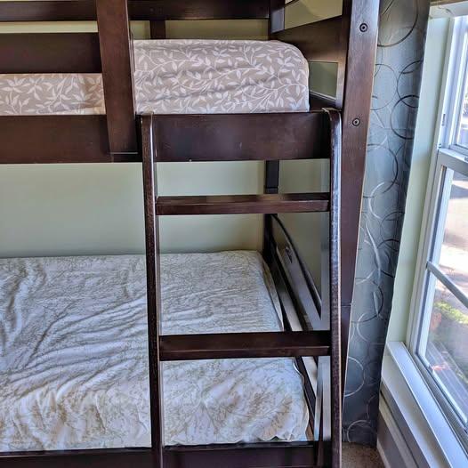Real wood bunk bed (with mattress)