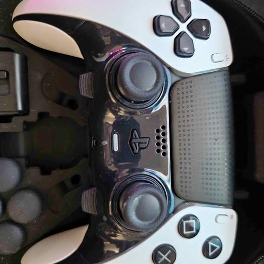 Dual sense edge PS5 controller, Firm on price 100$ cash only, No Trades