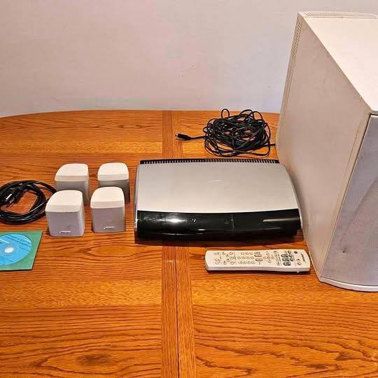 Bose Lifestyle AV28 cd/dvd, radio, media/sound system