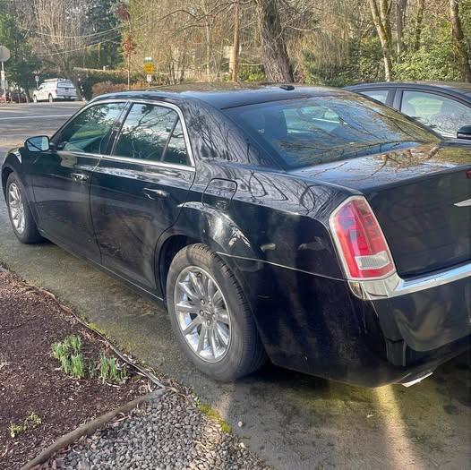 2013 Chrysler 300 · 300 Sedan 4D