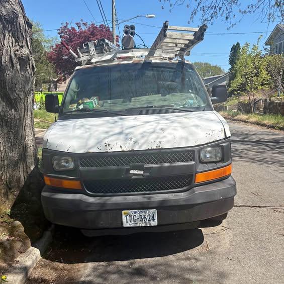 2004 Chevrolet Express · Van