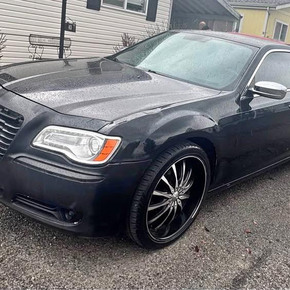 2012 Chrysler 300 · 300 Sedan 4D