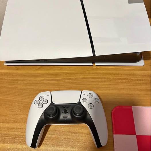 PS5 + Controller Digital Edition