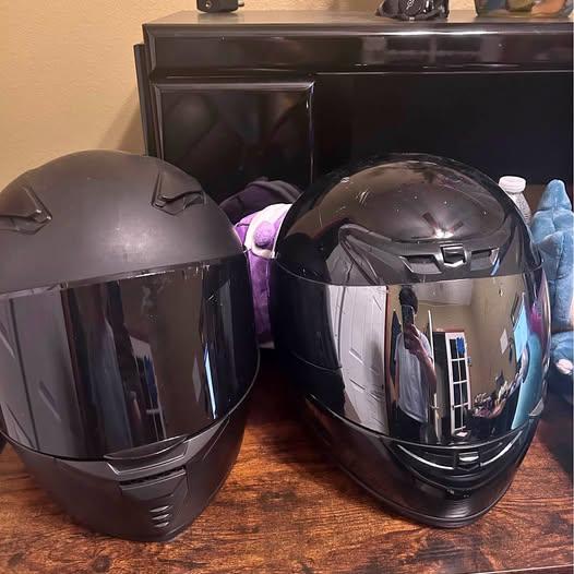 2 motorcycle helmets size small
