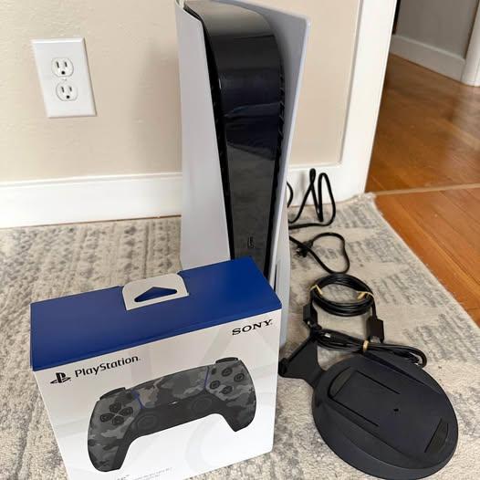 Ps5 Original Disc with 2 brand new controllers