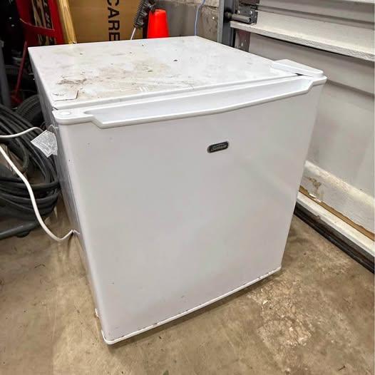Sunbeam 1.7 cu ft. Mini Fridge
