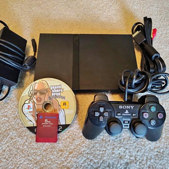 Sony PlayStation 2 PS2 Slim SCPH-75001 Bundle
