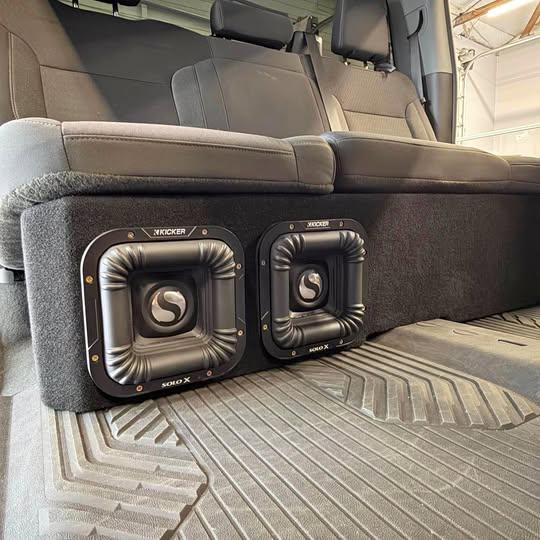Custom kicker Solo X8 box with subs and amp for 2019+ Chevy/GMC trucks. Kicker LX3000.1 amp.