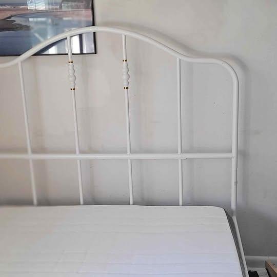 IKEA WHITE METAL FULL BED FRAME WITH MATTRESS AND SLATTED BASE