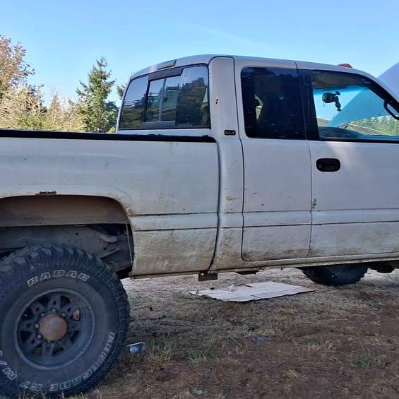 2002 Dodge Ram 2500 Crew Cab · SLT Pickup 4D 6 1/3 ft